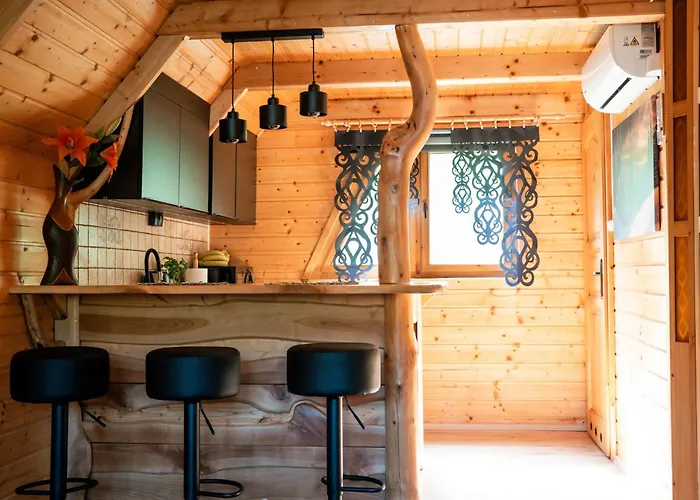 Prázdninový dům Za Ksiezycem - Azyl Z Balia, Kominkiem I Prywatnym Ogrodem, *