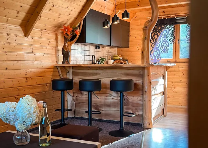 Za Ksiezycem - Azyl Z Balia, Kominkiem I Prywatnym Ogrodem, Prázdninový dům Ustroň